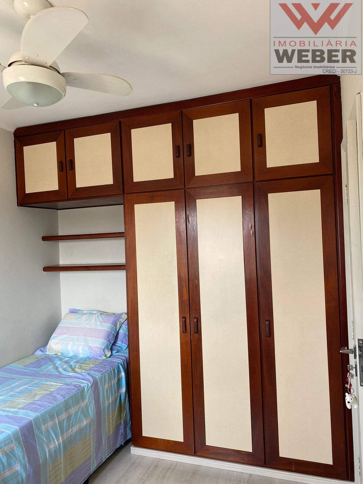 Apartamento à venda com 3 quartos, 198m² - Foto 4