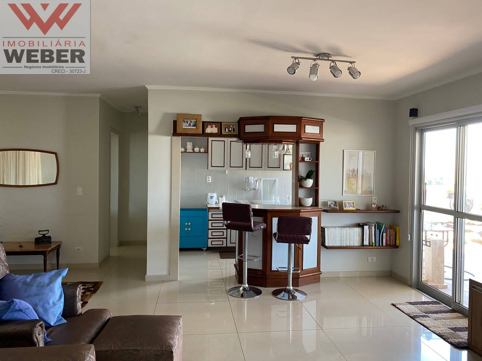 Apartamento à venda com 3 quartos, 198m² - Foto 10