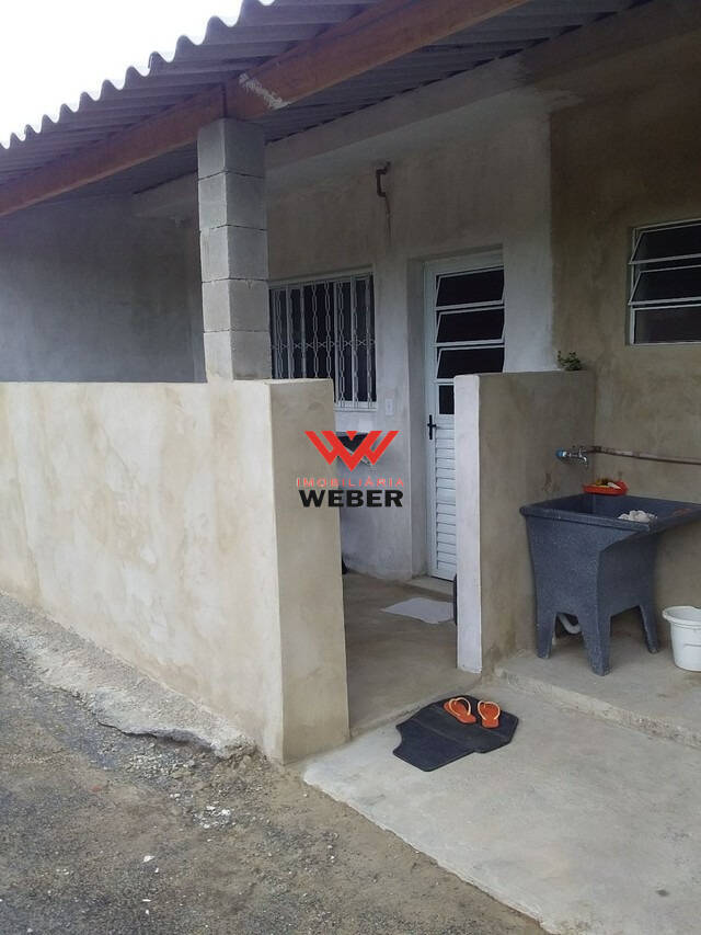 Fazenda à venda com 2 quartos, 70m² - Foto 1