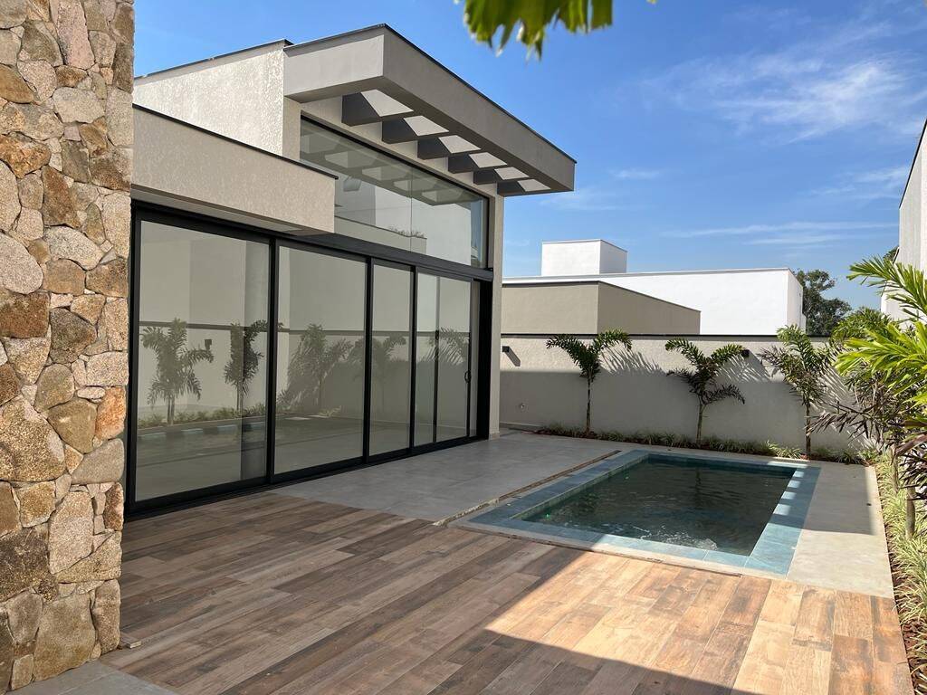 Casa de Condomínio à venda com 4 quartos, 313m² - Foto 1