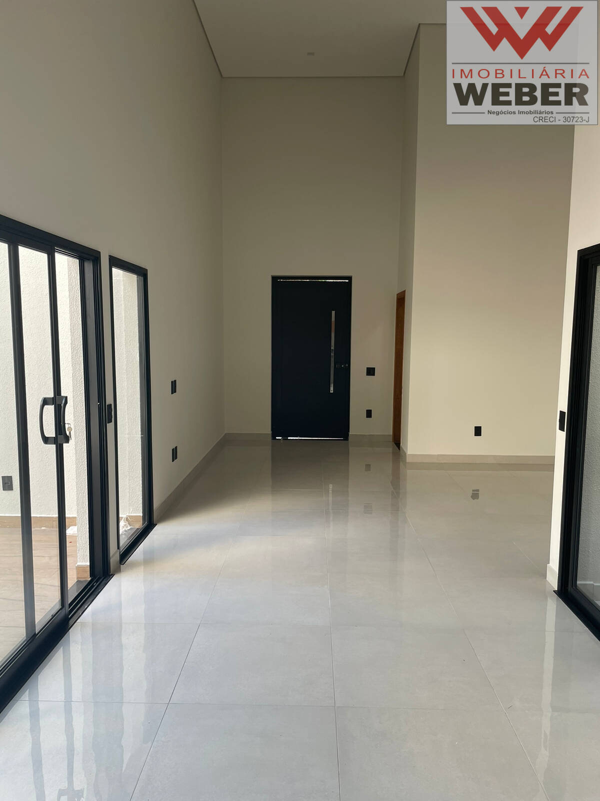 Casa de Condomínio à venda com 3 quartos, 191m² - Foto 2