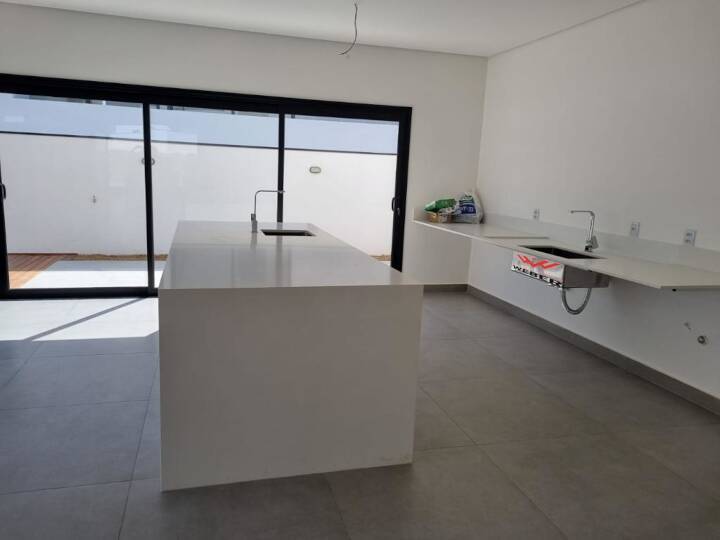 Casa de Condomínio à venda com 3 quartos, 260m² - Foto 13