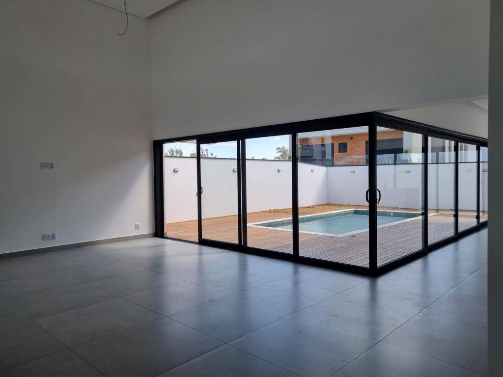 Casa de Condomínio à venda com 3 quartos, 260m² - Foto 3