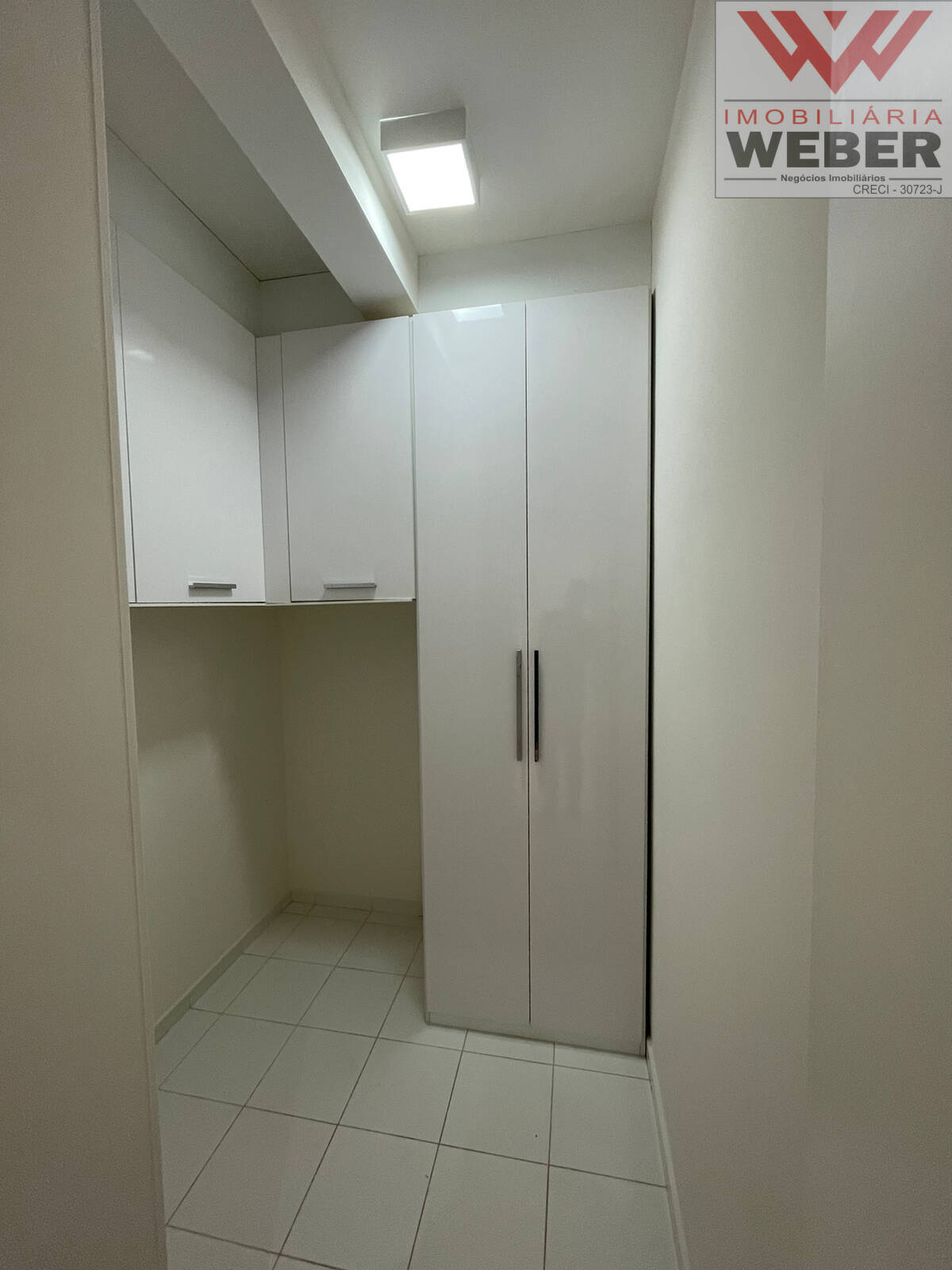 Apartamento à venda com 3 quartos, 196m² - Foto 27