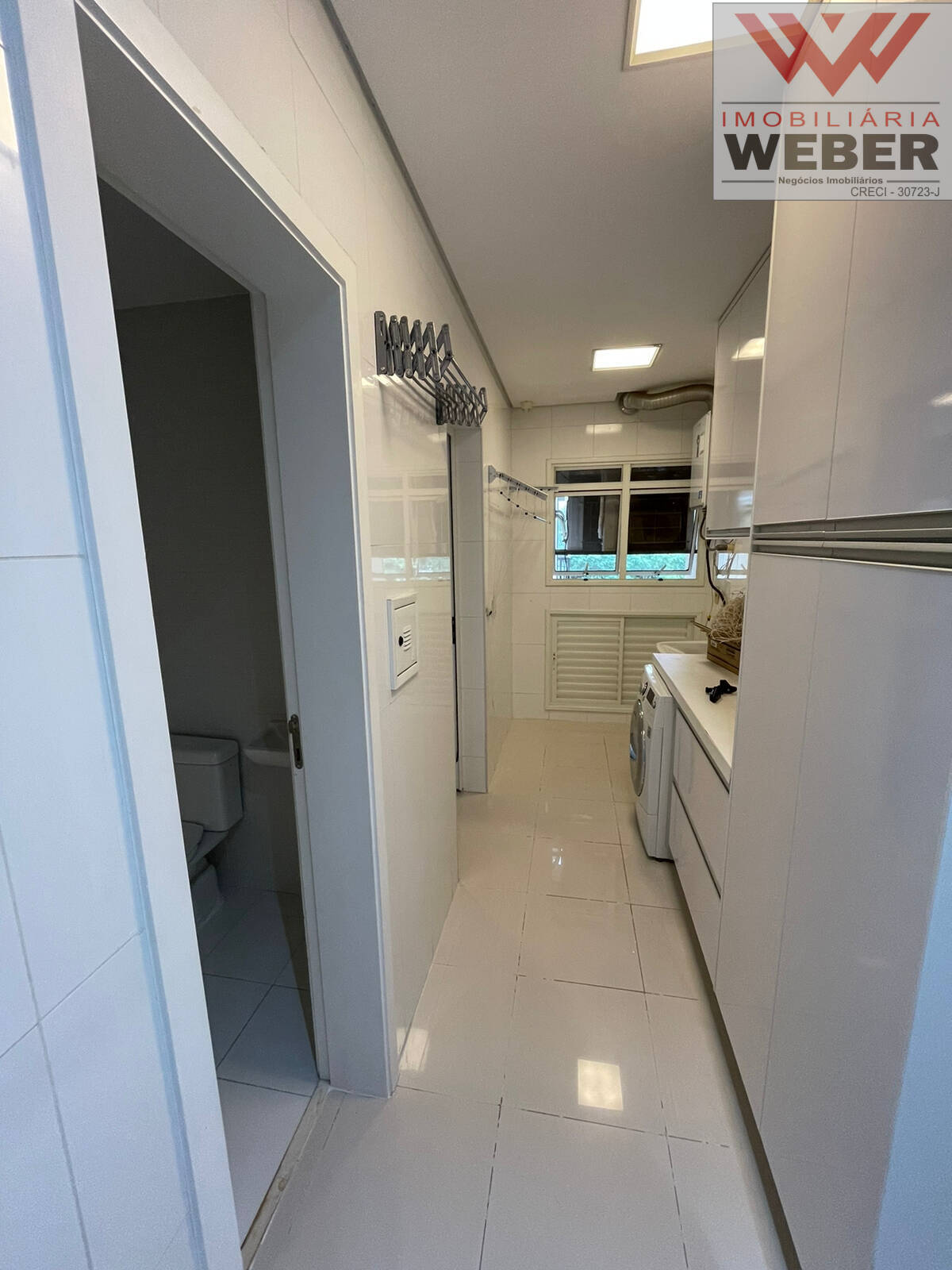 Apartamento à venda com 3 quartos, 196m² - Foto 32