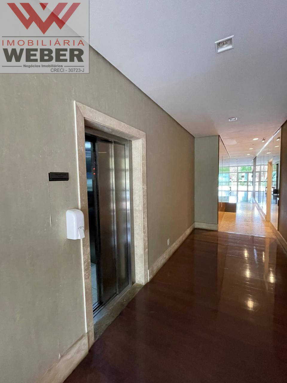 Apartamento à venda com 3 quartos, 196m² - Foto 35