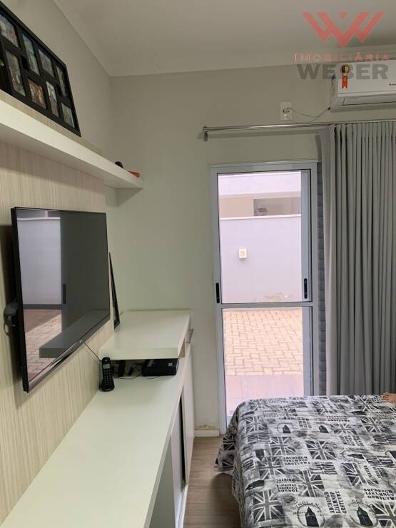 Casa de Condomínio à venda com 3 quartos, 180m² - Foto 2