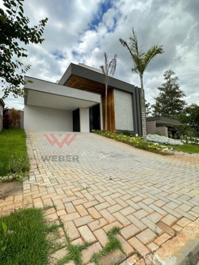 Casa de Condomínio à venda, 250m² - Foto 1