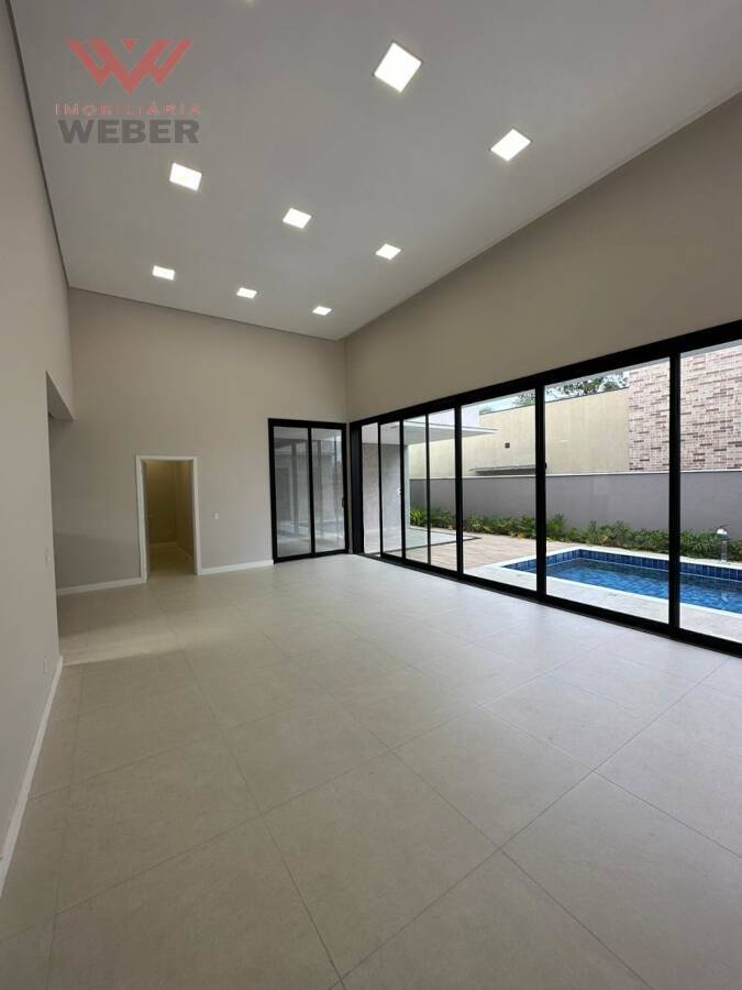 Casa de Condomínio à venda, 250m² - Foto 3