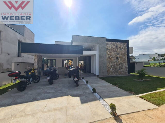 Casa de Condomínio à venda com 3 quartos, 225m² - Foto 1