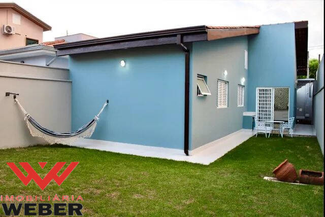 Casa à venda com 2 quartos, 200m² - Foto 1