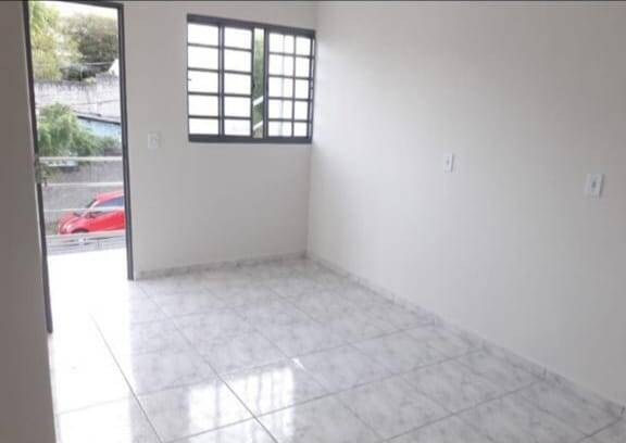 Casa à venda com 1 quarto, 32m² - Foto 2