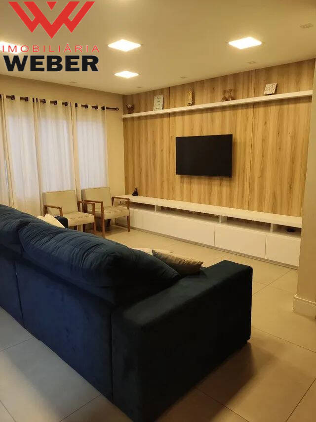 Casa à venda com 3 quartos, 220m² - Foto 1