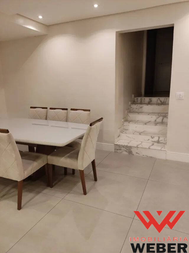 Casa à venda com 3 quartos, 220m² - Foto 3