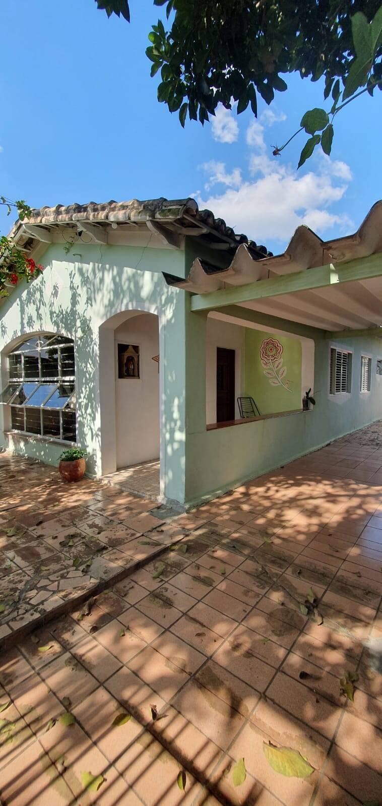 Casa à venda com 2 quartos, 148m² - Foto 1