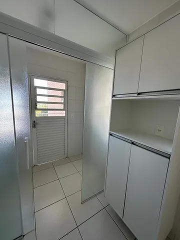 Apartamento para alugar com 3 quartos, 93m² - Foto 10