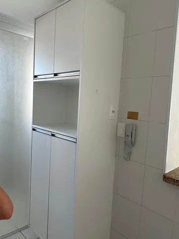 Apartamento para alugar com 3 quartos, 93m² - Foto 13