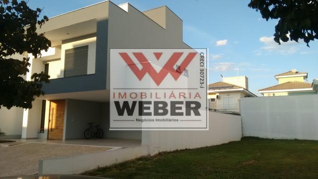 Sobrado à venda com 3 quartos, 248m² - Foto 1