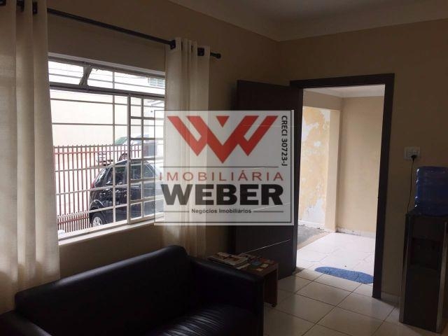 Casa à venda com 3 quartos, 210m² - Foto 2