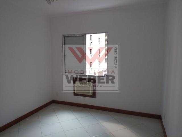 Apartamento à venda com 2 quartos, 70m² - Foto 13