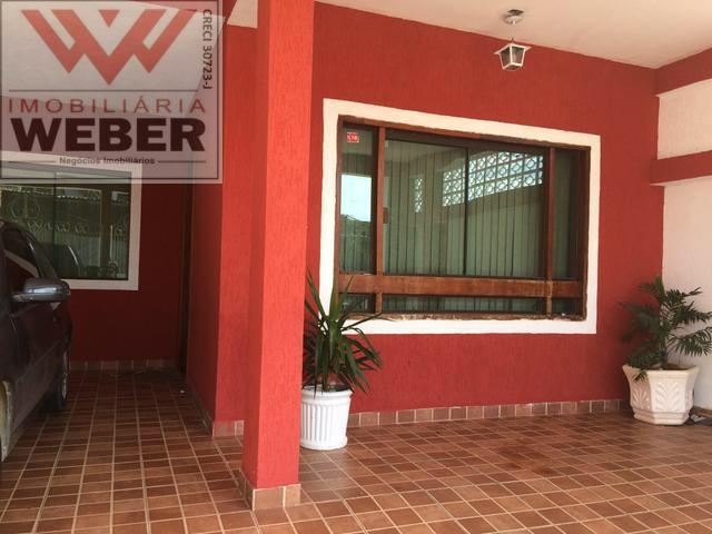 Sobrado à venda com 4 quartos, 310m² - Foto 1